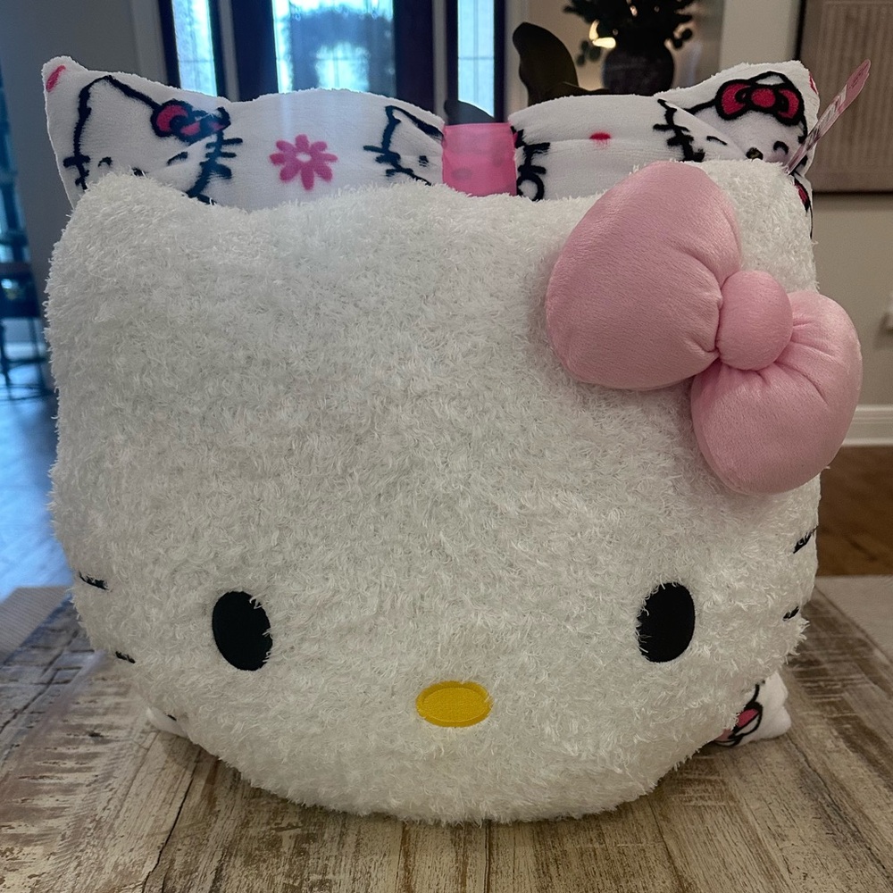 Hello Kitty 2 pack pillow set